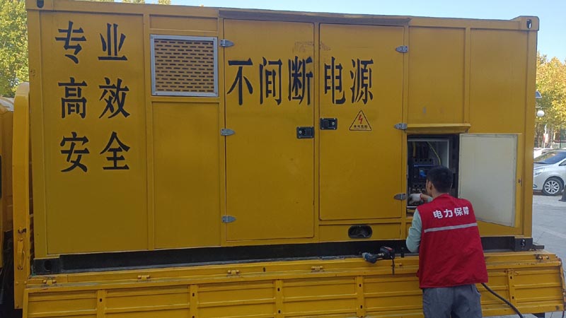 袁州柴油发电机组和UPS电源配合使用时，如何避免切换过程中的电力中断？